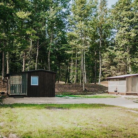 Отель Livranda Camping Houses Saunags Экстерьер фото